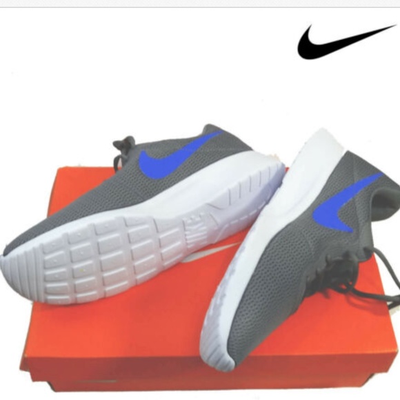 NEW NIB Nike Tanjun Men’s Running Shoes Grey Gray - Picture 3 of 3